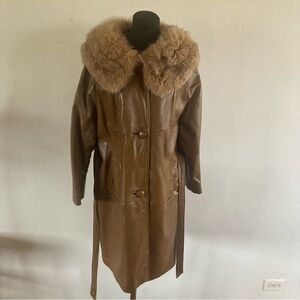Vintage 3/4 sleeve Tan Leather Coat with Real Fur Collar - 14